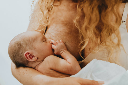 newborn-baby-breastfeeding-with-mum-in-nursing-bra-bon-and-bear